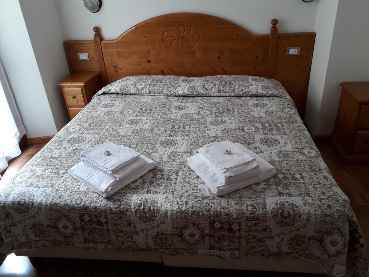 Albergo Meuble Tarandan Forni di Sopra Luaran gambar
