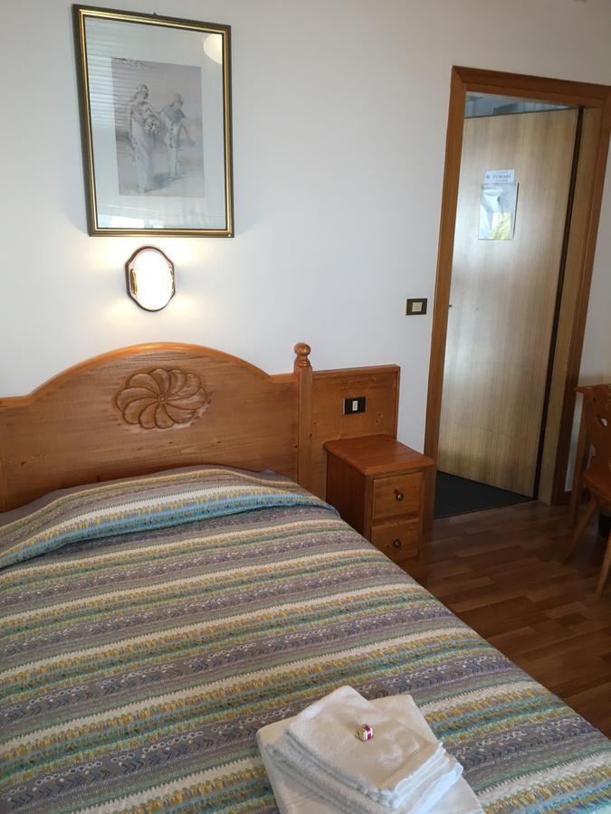 Albergo Meuble Tarandan Forni di Sopra Luaran gambar